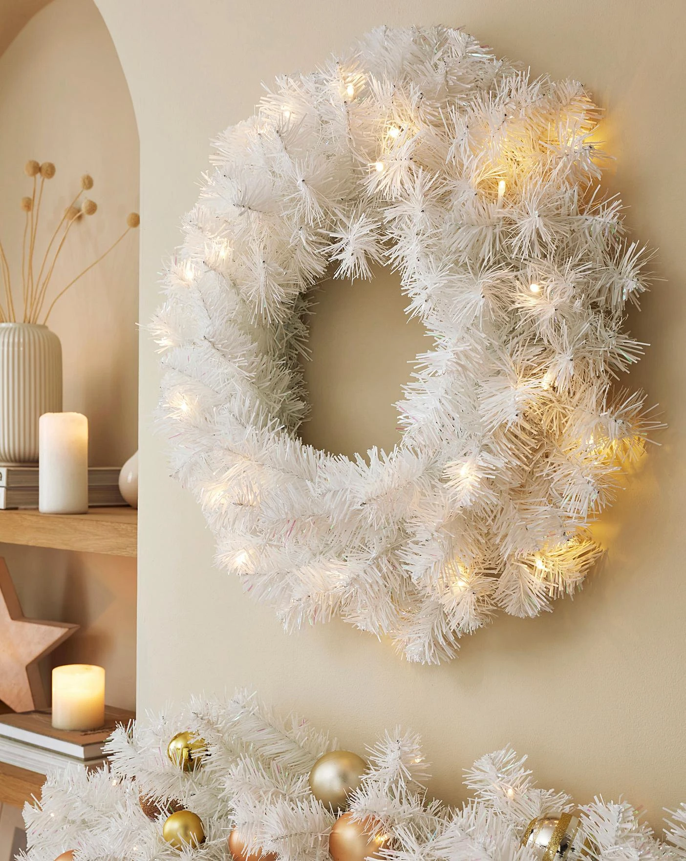 Montana White Pre-Lit Wreath 3 Montana White Pre-Lit Wreath